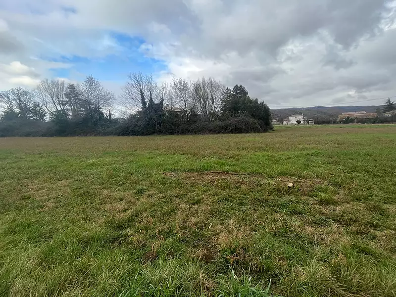Terrain, 400 m²