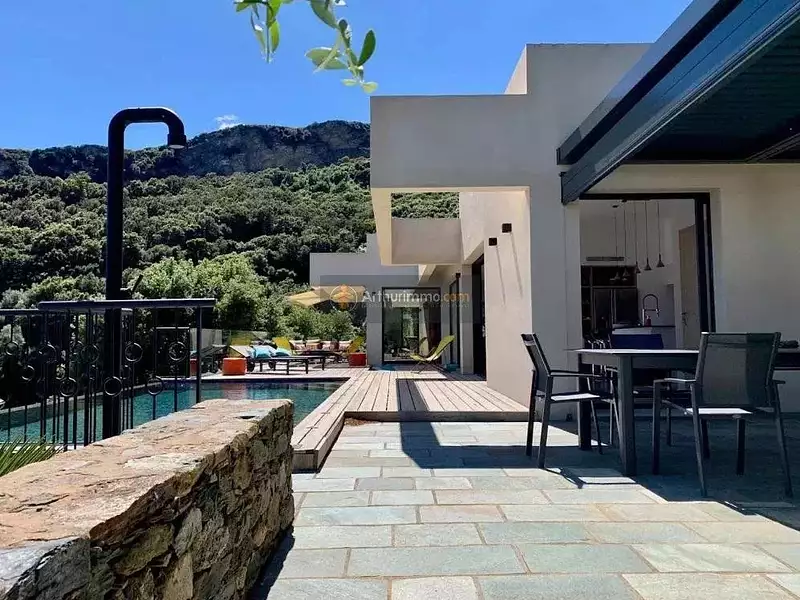 Maison, 202 m²