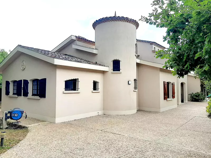 Maison, 185 m²