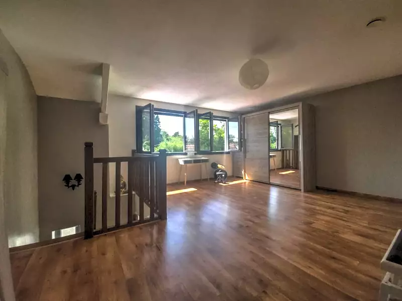 Maison, 211 m²