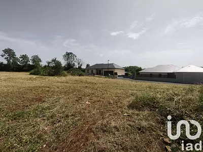 Terrain, 736 m²