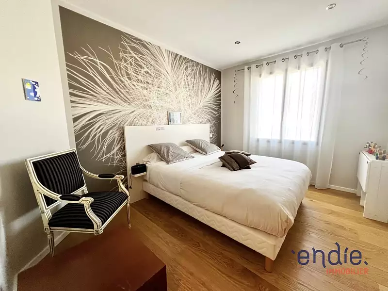 Maison, 185 m²