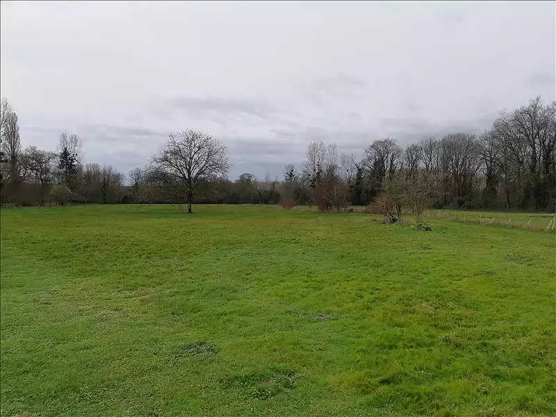Terrain, 2 056 m²