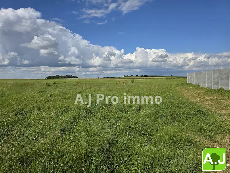 Terrain, 900 m²
