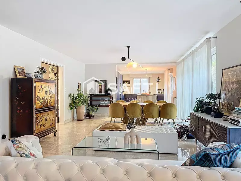 Maison, 216 m²