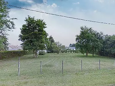 Terrain, 1 400 m²