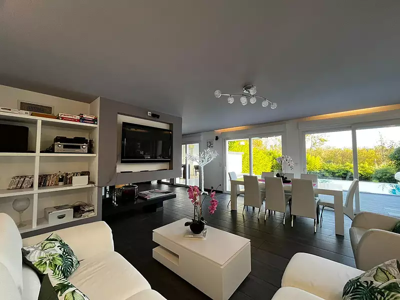 Maison, 166 m²