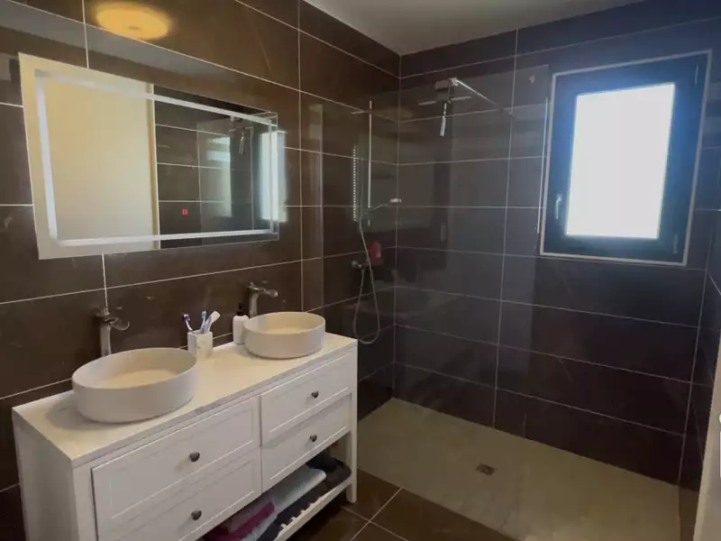 Maison, 165 m²