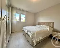 Maison, 235,7 m²
