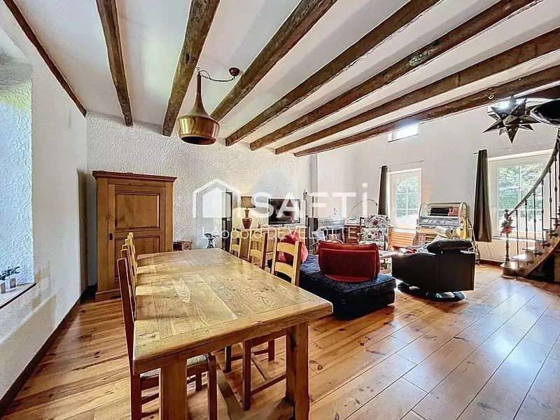 Maison, 166 m²