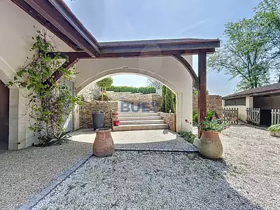 Maison, 250 m²