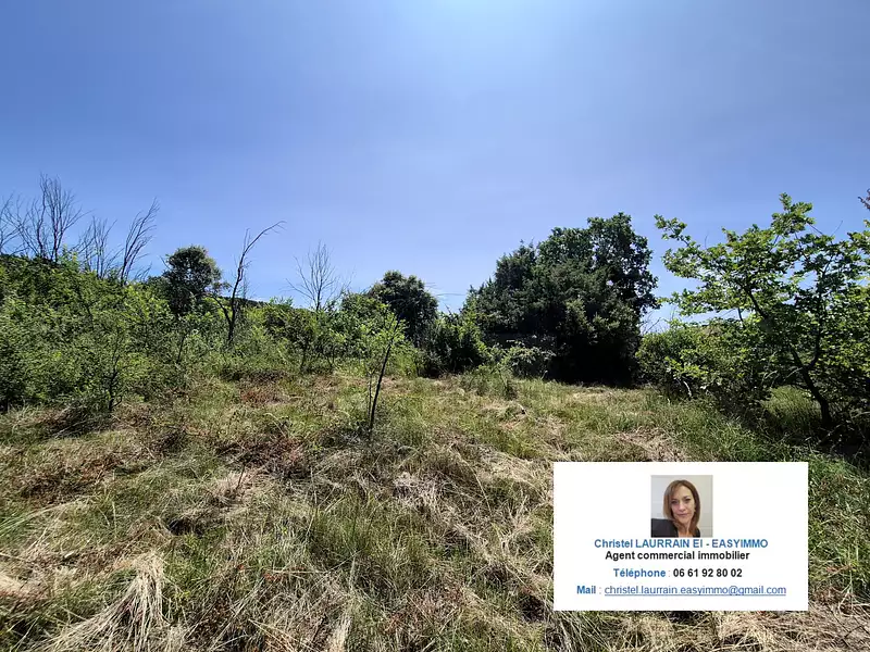 Terrain, 2 373 m²