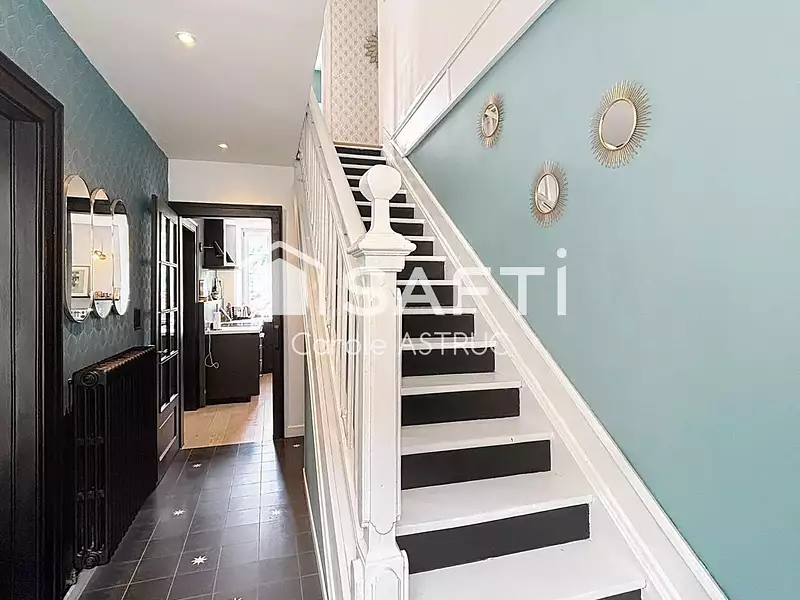 Maison, 280 m²