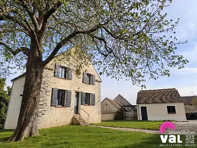 299 000 € 2 960 €/m² Maison • 101 m² • 4 pièces • Ter. 1 803 m² Milly-la-Forêt (91490)