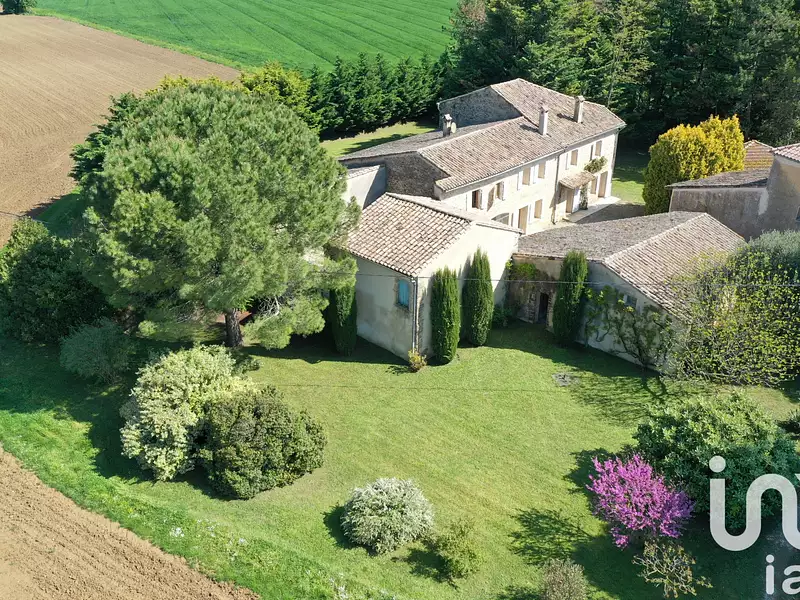 Maison, 285 m²