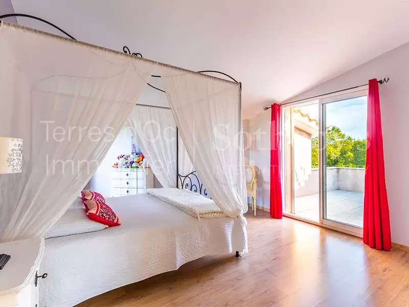 Maison, 275 m²
