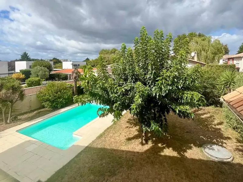 Maison, 219 m²