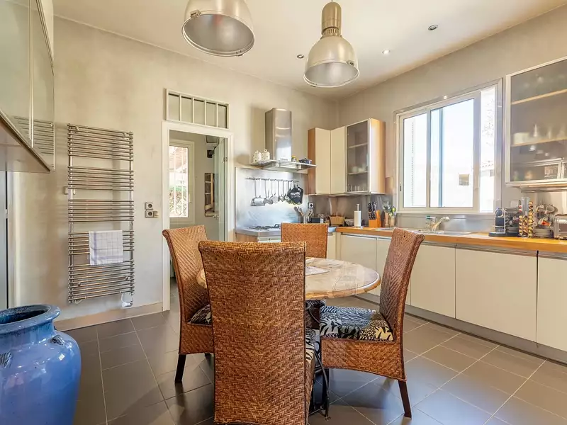 Maison, 338 m²