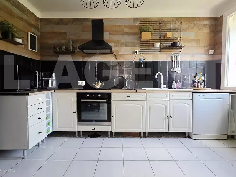 Maison, 163 m²