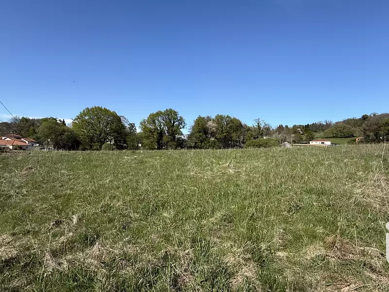 Terrain, 1 700 m²