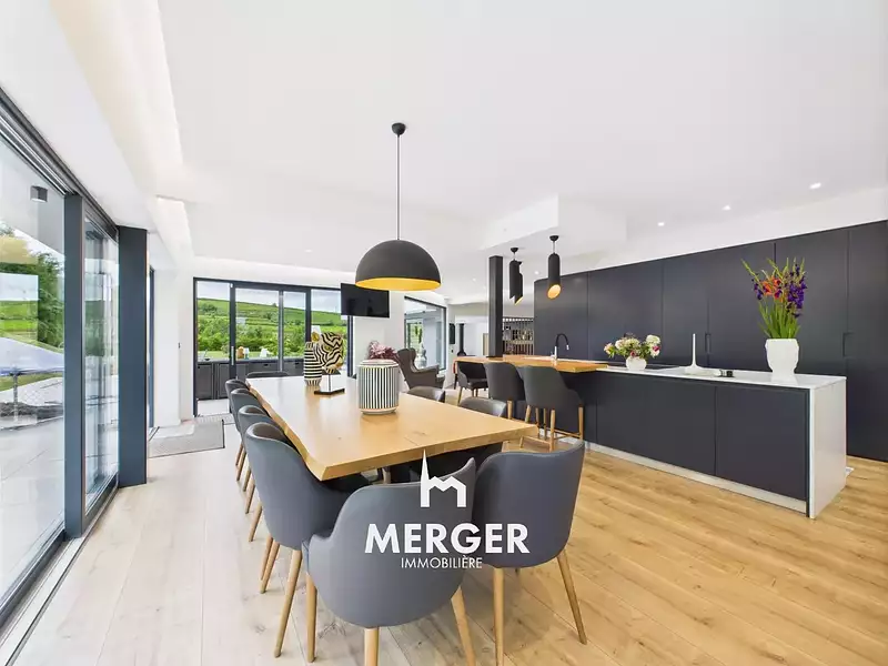 Maison, 330 m²