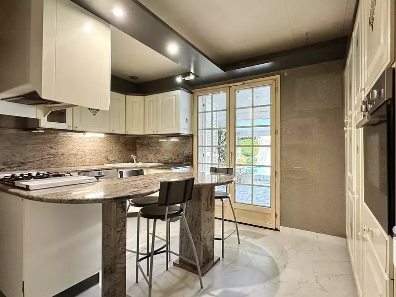 Maison, 195 m²