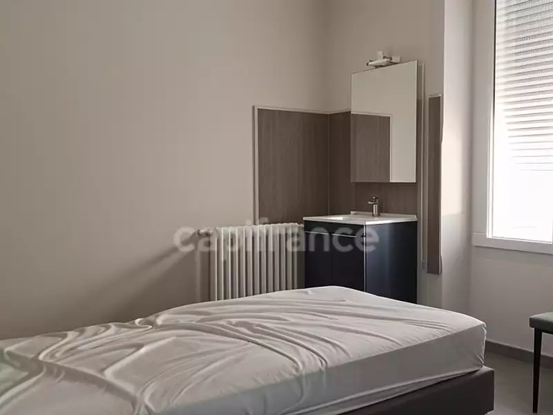 Maison, 1 100 m²