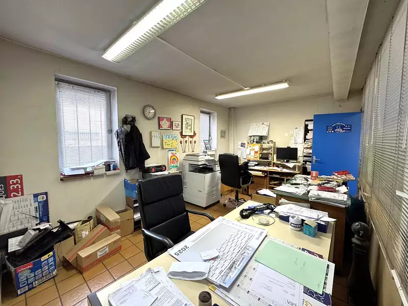 Divers, 708 m²