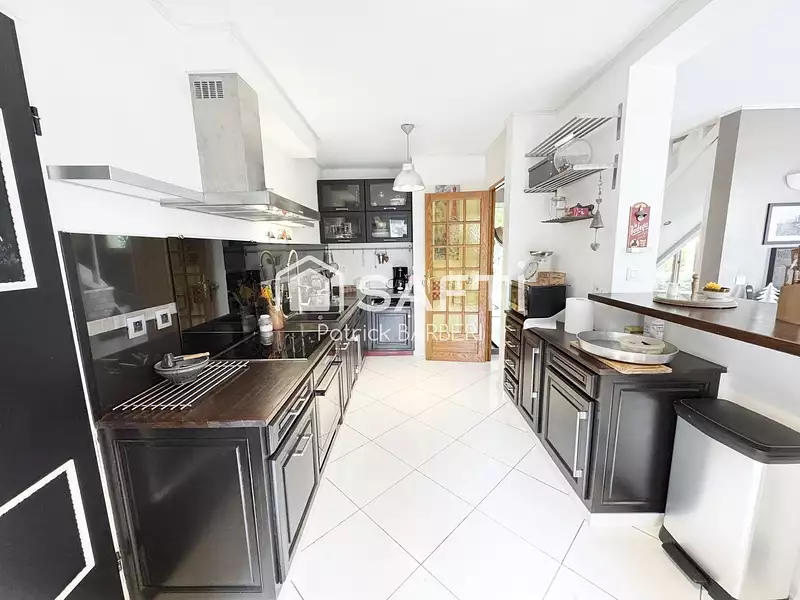 Maison, 254 m²