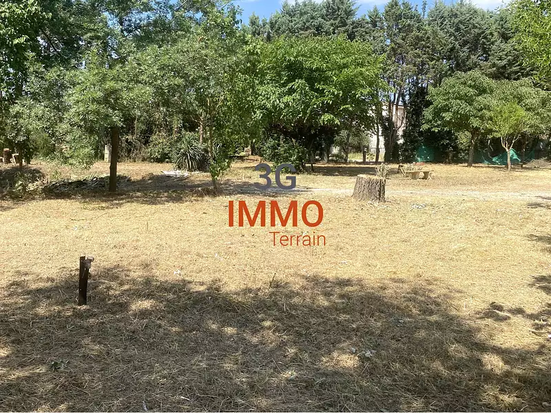 Terrain, 900 m²
