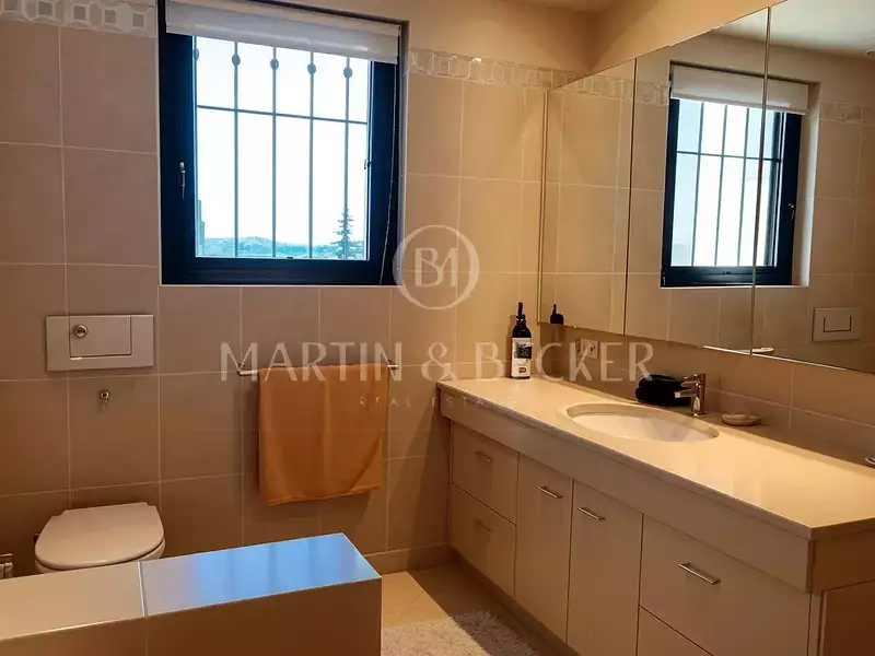 Maison, 246 m²