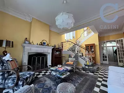 Maison, 225 m²
