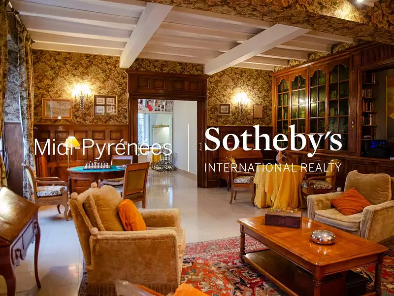 Maison, 556 m²