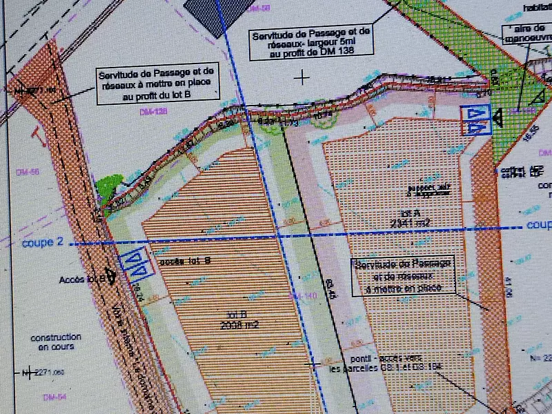 Terrain, 2 341 m²