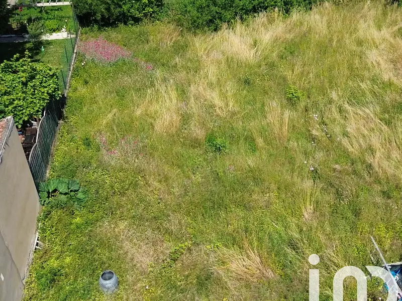 Terrain, 330 m²