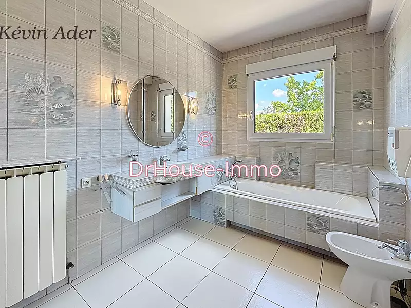Maison, 245 m²