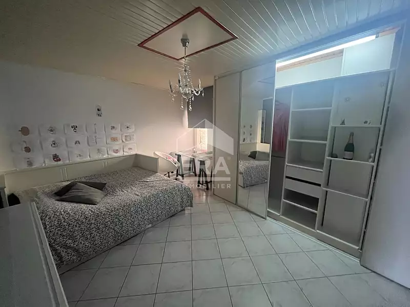 Maison, 210 m²