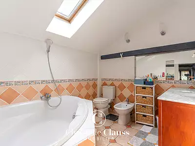 Maison, 251 m²