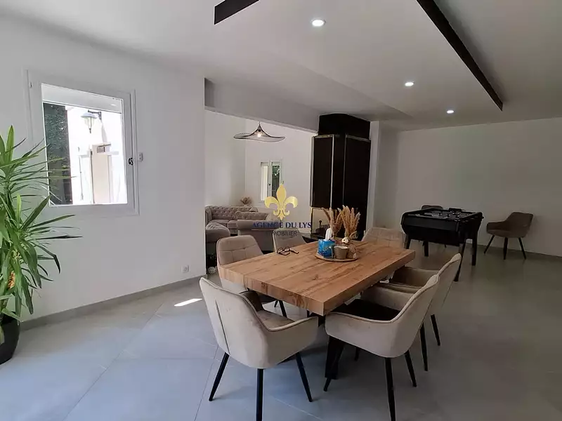 Maison, 205 m²