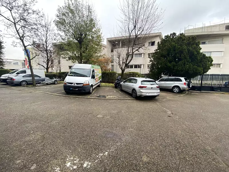 Parking, 10 m²