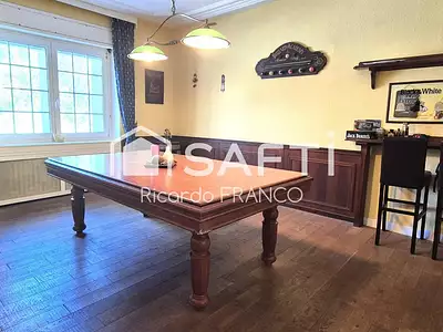 Maison, 235 m²