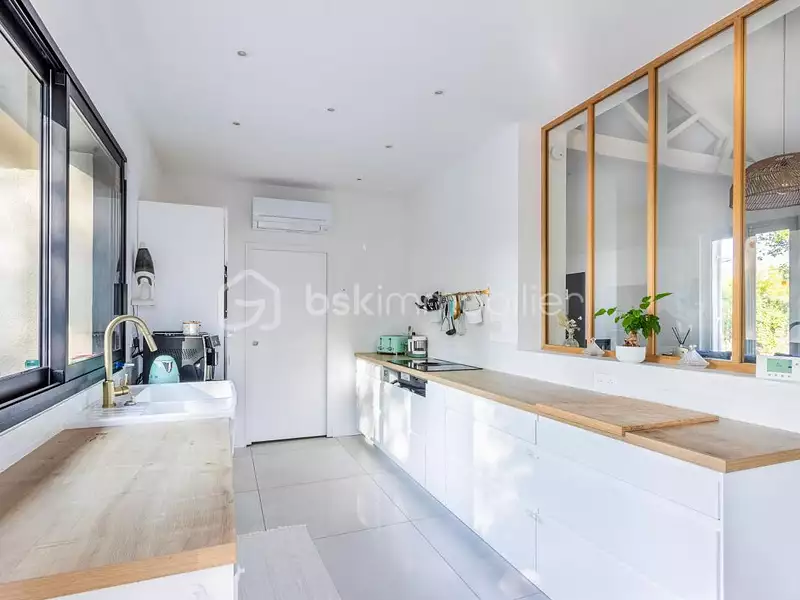 Maison, 215 m²