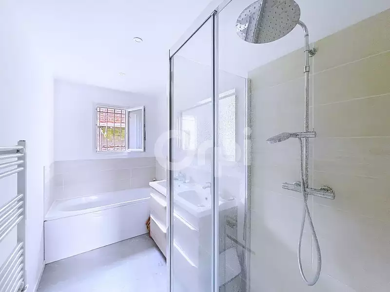 Maison, 166 m²