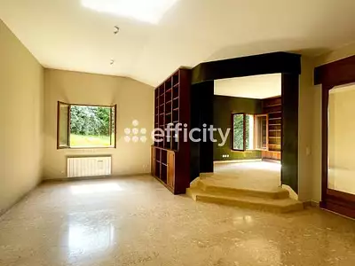 Maison, 225 m²