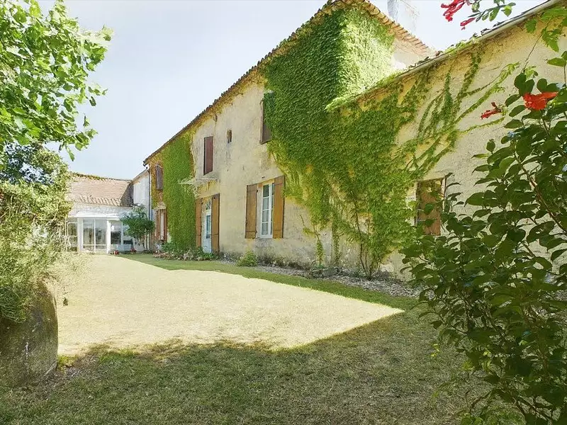 Maison, 270 m²