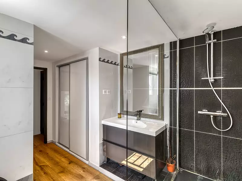 Maison, 243 m²
