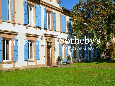 Maison, 1 300 m²