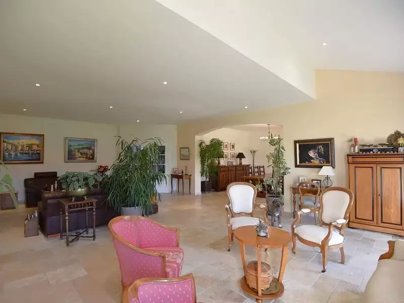 Maison, 326 m²