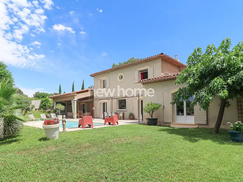 Maison, 222 m²