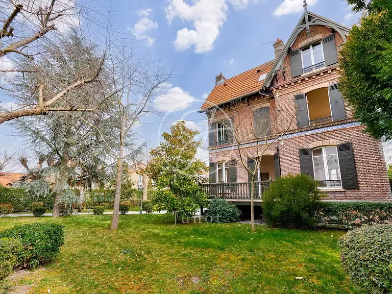 Maison, 219 m²